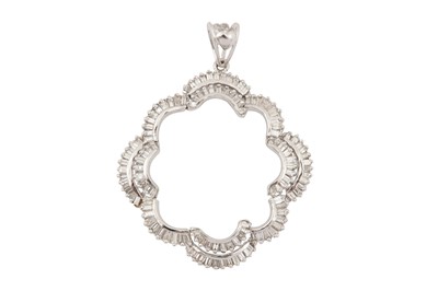Lot 92 - A DIAMOND PENDANT