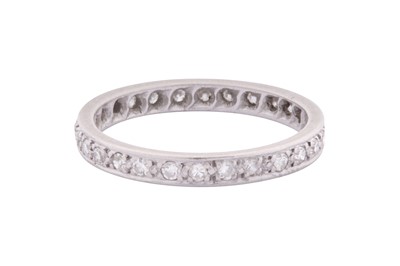 Lot 82 - A FULL ETERNITY DIAMOND RING