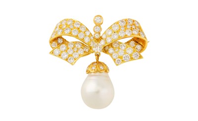 Lot 76 - A BAROQUE PEARL AND DIAMOND BOW BROOCH