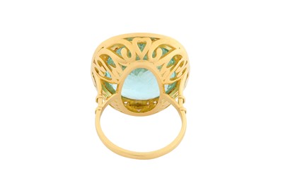 Lot 223 - AN AQUAMARINE AND DIAMOND CLUSTER RING