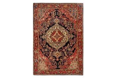 Lot 14 - A FINE ANTIQUE SAROUK RUG, WEST PERSIA