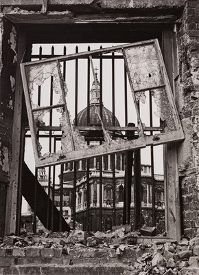 Lot 121 - Wolfgang Suschitzky (1912-2016)
