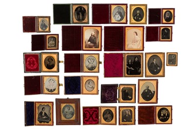 Lot 10 - Mixed Cased Images