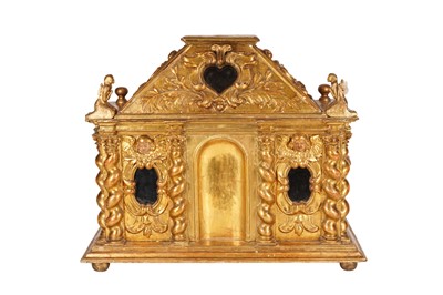 Lot 181 - AN 18TH CENTURY SPANISH GILTWOOD RELIQUARY CASKET