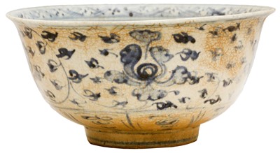 Lot 747 - A CHINESE BLUE AND WHITE 'LOTUS SCROLL' BOWL