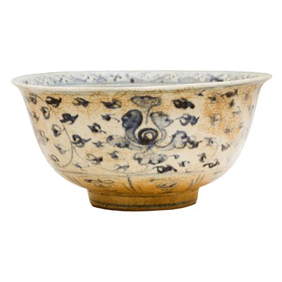 Lot 275 - A Chinese blue and white 'lotus scroll' bowl, Ming dynasty
