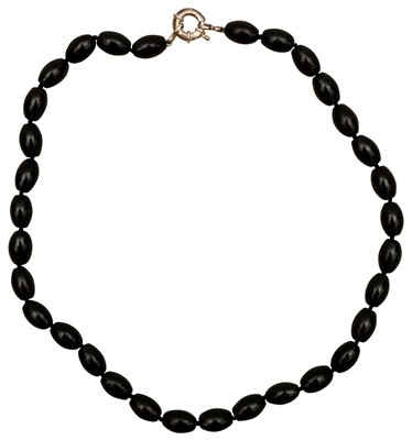 Lot 204 - λ A CHINESE BLACK CORAL NECKLACE