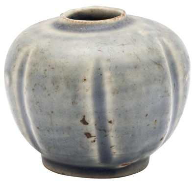Lot 734 - A SMALL CHINESE BLUE GLAZED FOLIATE JAR