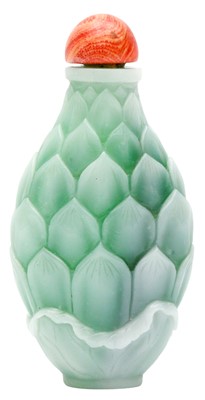Lot 1003 - A CHINESE GREEN BEIJING GLASS 'LOTUS BUD' SNUFF BOTTLE