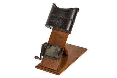 Lot 28 - A Lumiere Kinora Cinematographic Viewer