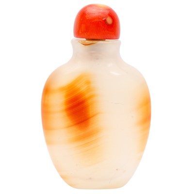 Lot 291 - A small Chinese agate snuff bottle, 19th century