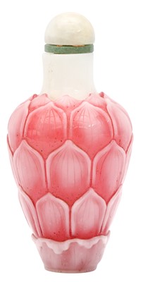 Lot 1005 - A CHINESE PINK GLASS 'LOTUS BUD' SNUFF BOTTLE