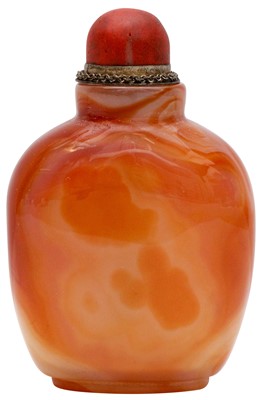 Lot 979 - A CHINESE AGATE SNUFF BOTTLE