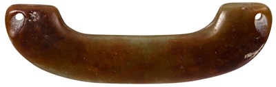 Lot 606 - A CHINESE ARCHAISTIC JADE PENDANT, HUANG