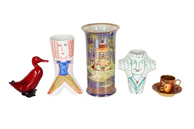 Lot 371 - A GROUP OF 20TH CENTURY CERAMIC ITEMS