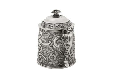 Lot 92 - An early 19th century Indian colonial silver covered mug, Calcutta circa 1830 by Twentyman and Co (active 1818-20, then 1824-53)