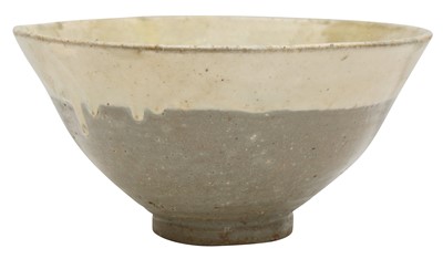 Lot 437 - A KOREAN BUNCHEONG SLIP-DECORATED BOWL