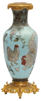 Lot 463 - A JAPANESE CLOISONNÉ ENAMEL 'CHICKENS' VASE