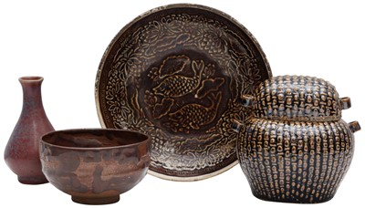 Lot 850 - A GROUP OF CHINESE CERAMICS