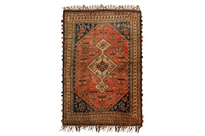 Lot 47 - A FINE ANTIQUE QASHQAI KASHKULI RUG, SOUTH-WEST PERSIA