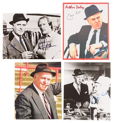 Lot 224 - Minder.- Incl. George Cole