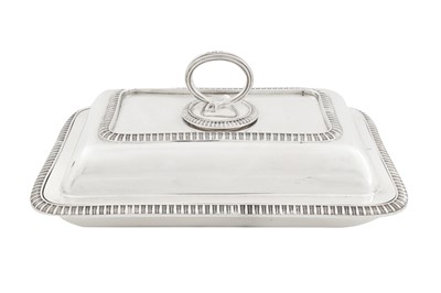 Lot 391 - A George V sterling silver entrée dish, London 1924 by Thomas Bradbury