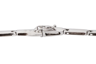 Lot 247 - A DIAMOND NECKLACE
