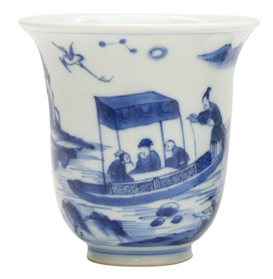 Lot 691 - A CHINESE BLUE AND WHITE 'FIGURATIVE' CUP