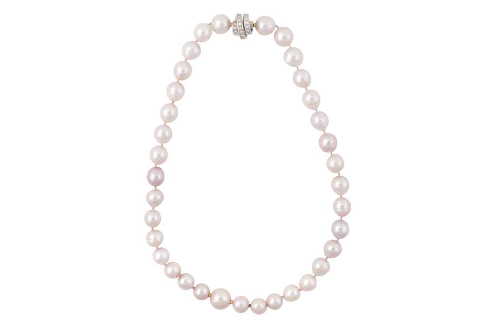 Lot 244 - A SINGLE STRAND PEARL NECKLACE/BRACELET, CIRCA 2001