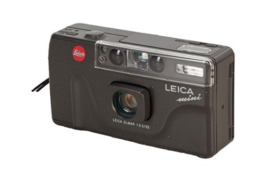Lot 230 - A Leica Mini 35mm Compact Camera