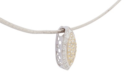 Lot 203 - A DIAMOND NECKLACE