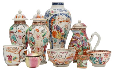Lot 331 - A GROUP OF CHINESE EXPORT CERAMICS