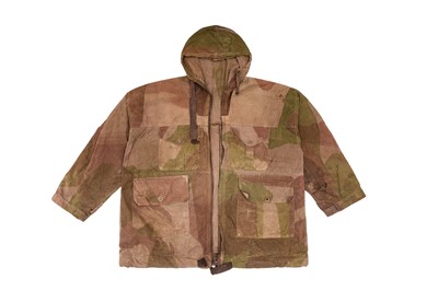 Lot 11 - A BRITISH WWII CAMOUFLAGE SMOCK