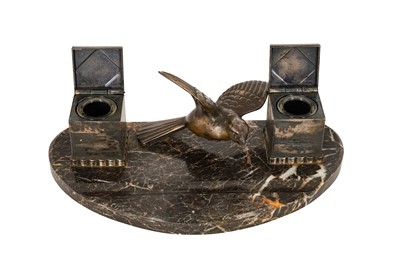 Lot 216 - A FRENCH ART DECO BRONZE AND MARBLE DOUBLE INKWELL WITH BIRD MOTIF