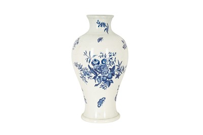 Lot 127 - A large mid 18th Century Worcester blue and white vase