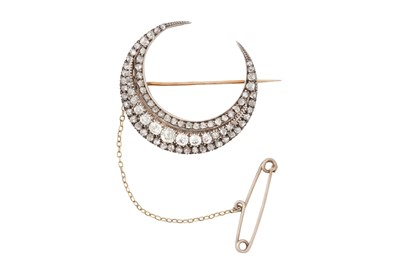 Lot 31 - A VICTORIAN THREE-ROW DIAMOND CRESCENT BROOCH