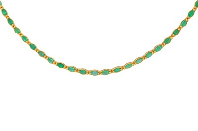 Lot 162 - AN EMERALD CHOKER NECKLACE