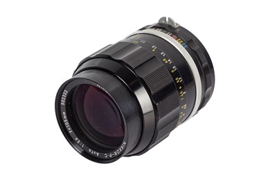 Lot 269 - A Nikon 105mm f/2.5 Nikkor-P.C Auto Lens