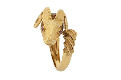 Lot 155 - Lalaounis l A sapphire and ruby ring
