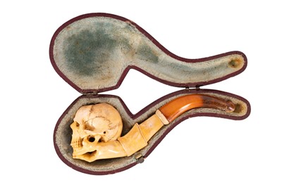 Lot 25 - A CASED MEMENTO MORI MEERSCHAUM PIPE, 19TH CENTURY