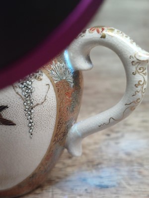 Lot 455 - A SMALL JAPANESE SATSUMA TEAPOT AND COVER BY YABU MEIZAN
