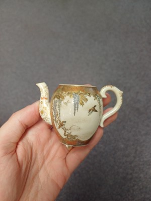 Lot 455 - A SMALL JAPANESE SATSUMA TEAPOT AND COVER BY YABU MEIZAN