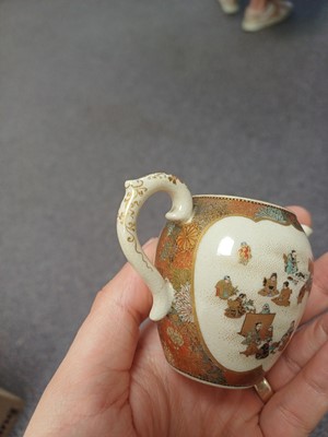 Lot 455 - A SMALL JAPANESE SATSUMA TEAPOT AND COVER BY YABU MEIZAN