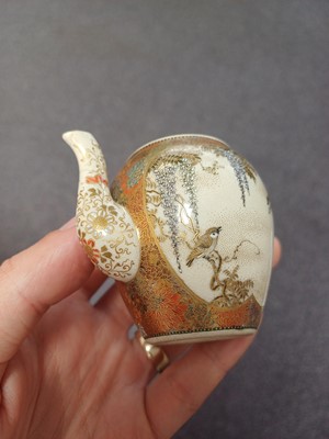 Lot 455 - A SMALL JAPANESE SATSUMA TEAPOT AND COVER BY YABU MEIZAN