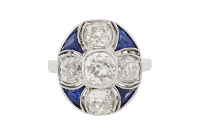 Lot 36 - A sapphire and diamond plaque ring