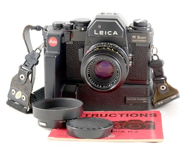 Lot 229 - A Black Leica R3 MOT Electronic & Summicron Lens.