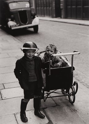 Lot 120 - George Rodger (1908-1995)
