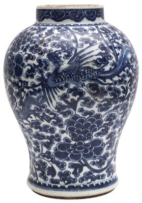 Lot 526 - A CHINESE BLUE AND WHITE 'PHOENIX' VASE