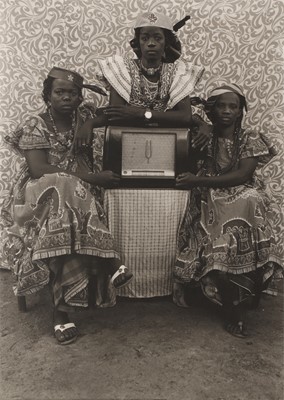 Lot 340 - Seydou Keïta (1921-2001)