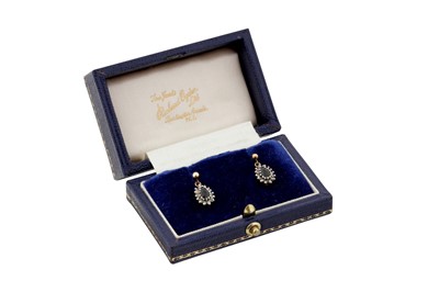 Lot 250 - A PAIR OF SAPPHIRE AND DIAMOND PENDENT EARRINGS, CIRCA 1986